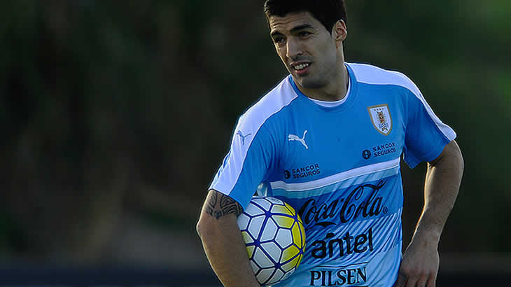 Suárez entrenó casi con normalidad