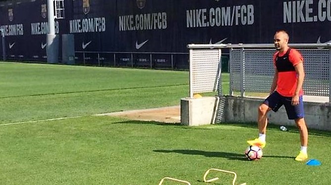 Iniesta acelera su recuperación