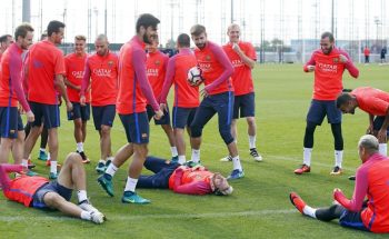 Barsa se enfrenta al Deportivo con muchos cambios