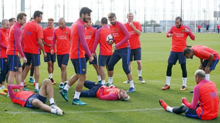 Barsa se enfrenta al Deportivo con muchos cambios