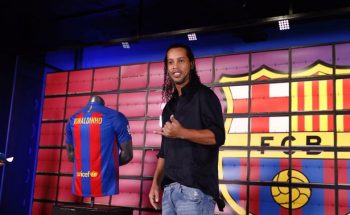 Ronaldinho fue presentado como embajador